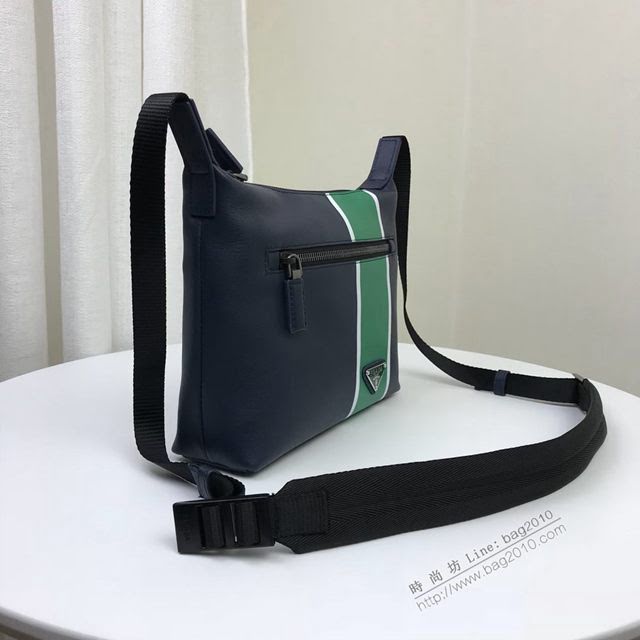prada男包 普拉達專櫃2020爆款 2VH078 prada小牛皮單肩斜挎男包 深藍+綠  pyd2033